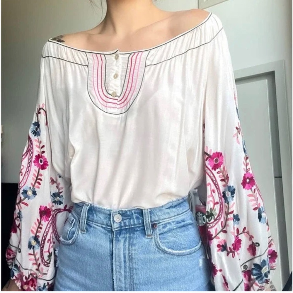 Max Studio Floral Embroidered Sleeve Flowy Blouse